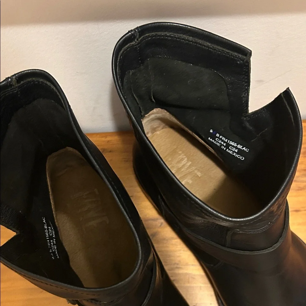 Frye Veronica Black Leather Flex Ankle Booties. Size 9.5